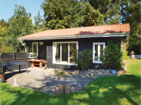 Three-Bedroom Holiday Home in Logstor